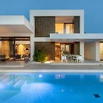 Design Adoral *