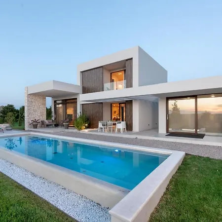 Design Adoral